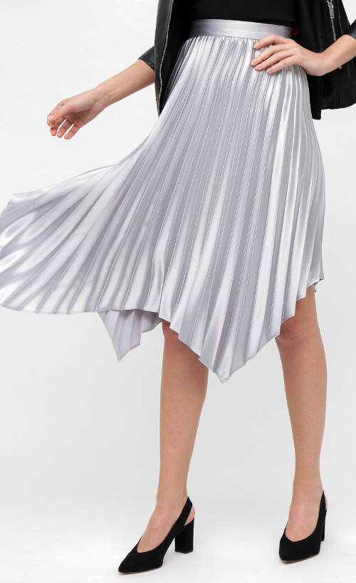 Stříbrná plisovaná sukně asymetrického střihu