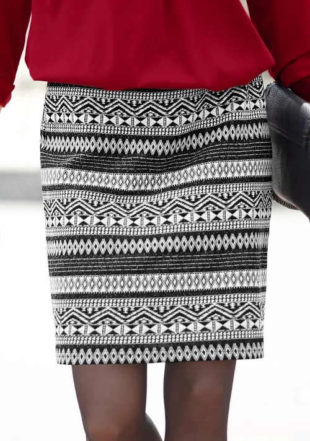 Černobílá dámská sukně s výrazným žakárovým etno vzorem