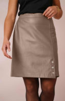 Krátká koženková sukně karamelové barvy