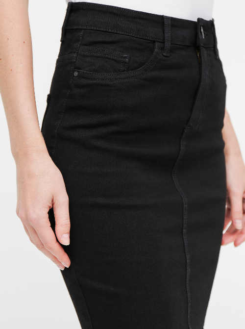 Úplá černá džínová sukně s kapsami