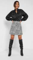 Dámská áčková sukně s orientálním vzorem v krátké délce
