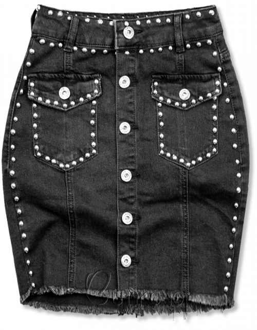 Černá džínová sukně oživena ozdobnými stříbrnými nýty