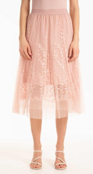 Skládaná tylová sukně s výšivkou v růžovém provedení